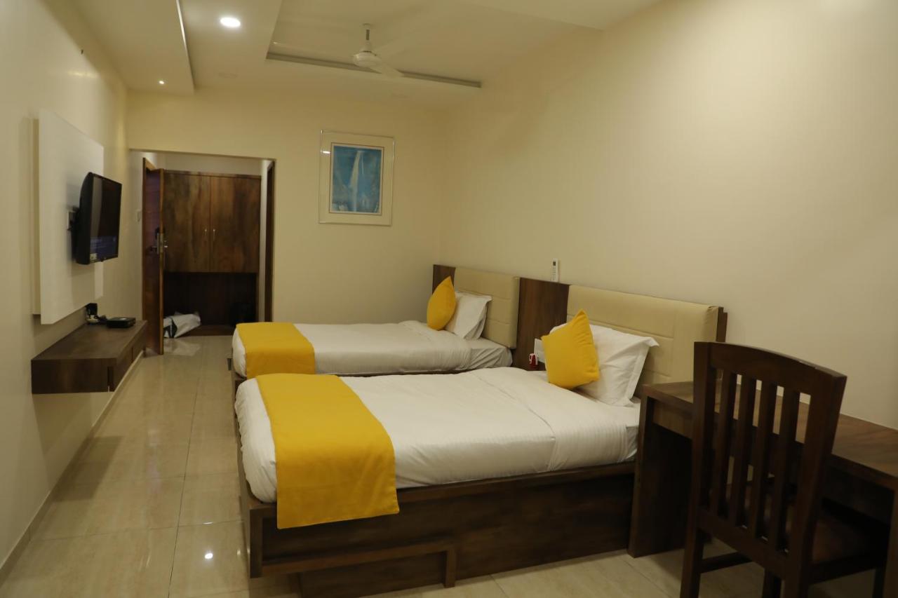 Hotel Balaji Palace ปอร์บันดาร์ ภายนอก รูปภาพ